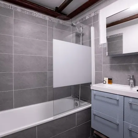 Modern And Functional In Old Town *